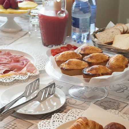 Bed and Breakfast Domus Salento & Con Parcheggio Privato In Loco 4*