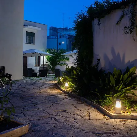 Domus Salento & Con Parcheggio Privato In Loco 4*