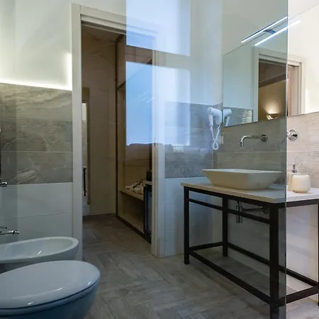 Domus Salento & Con Parcheggio Privato In Loco Bed and Breakfast Λέτσε