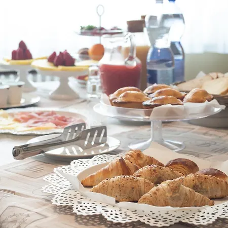 Domus Salento & Con Parcheggio Privato In Loco Bed and Breakfast