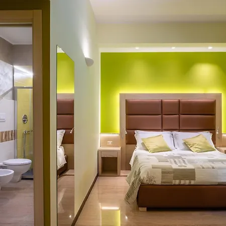 Domus Salento & Con Parcheggio Privato In Loco Bed and Breakfast 4*