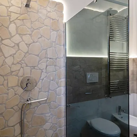 Domus Salento & Con Parcheggio Privato In Loco Bed and Breakfast 4*