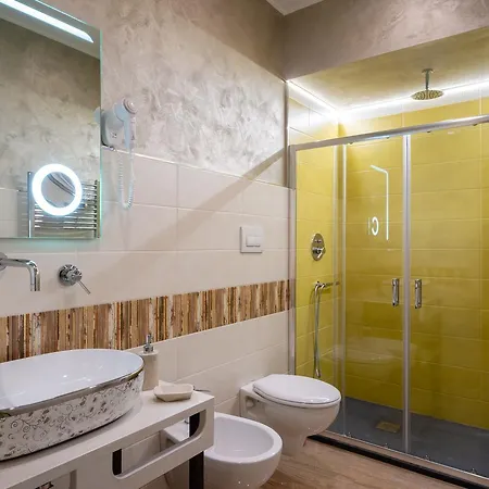 Domus Salento & Con Parcheggio Privato In Loco Bed and Breakfast Λέτσε