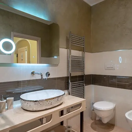 Domus Salento & Con Parcheggio Privato In Loco Bed and Breakfast