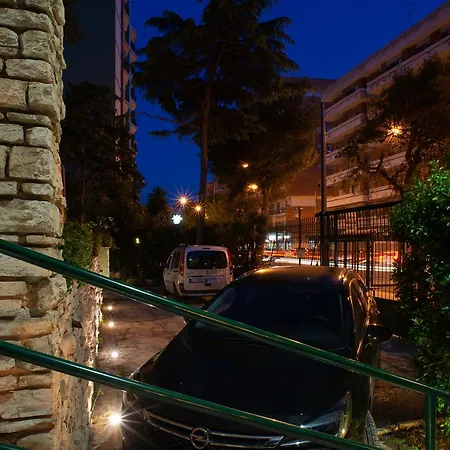 Domus Salento & Con Parcheggio Privato In Loco Bed and Breakfast 4*