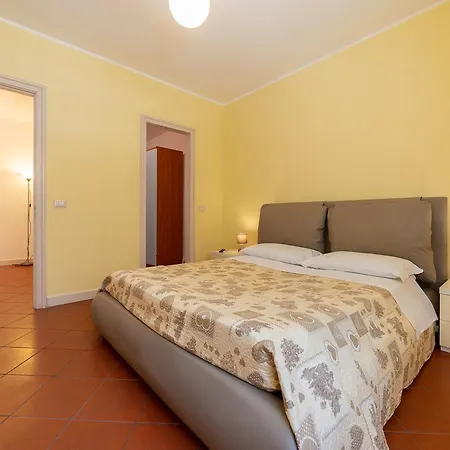 Bed and Breakfast Domus Salento & Con Parcheggio Privato In Loco Λέτσε