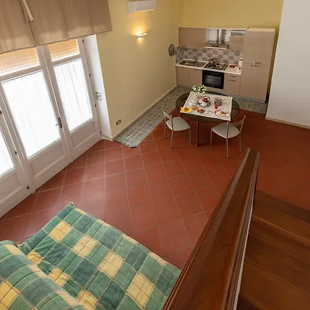 Bed and Breakfast Domus Salento & Con Parcheggio Privato In Loco 4*